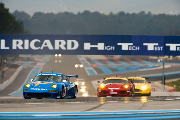 Paul Ricard, France. 9th - 11th April 2010. 
Marc Lieb / Richard Lietz, (Team Felbermayr Proton, Porsche 997 GT3 RSR) leads Giancarlo Fisichella / Toni Vilander / Jean Alesi, (AF Corse, Ferrari 430 GT). 
Action 
World Copyright: Drew Gibson/LAT Photographic. 
Digital Image _Y2Z9367