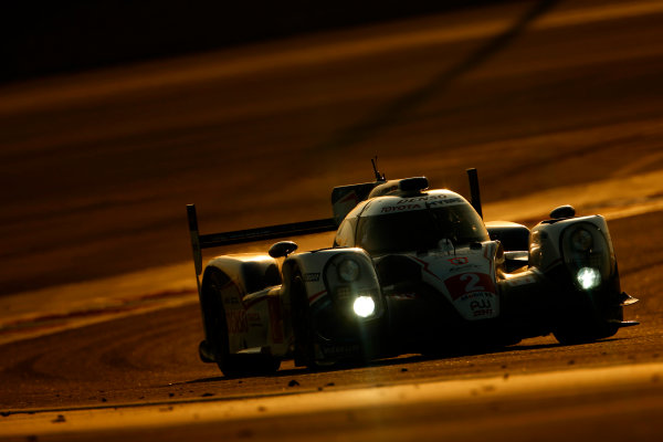 2015 FIA World Endurance Championship
Bahrain 6-Hours
Bahrain International Circuit, Bahrain
Saturday 21 November 2015.
Alexander Wurz, St?phane Sarrazin, Mike Conway (#2 LMP1 Toyota Racing Toyota TS 040 Hybrid).
World Copyright: Alastair Staley/LAT Photographic
ref: Digital Image _79P0975