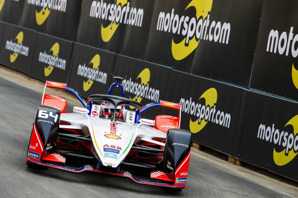 RIYADH STREET CIRCUIT, SAUDI ARABIA - DECEMBER 14: JÈrÙme d'Ambrosio (BEL), Mahindra Racing, M5 Electro during the Ad Diriyah eprix at Riyadh Street Circuit on December 14, 2018 in Riyadh Street Circuit, Saudi Arabia. (Photo by Joe Portlock / LAT Images) RIYADH STREET CIRCUIT, SAUDI ARABIA - DECEMBER 14: JÈrÙme d'Ambrosio (BEL), Mahindra Racing, M5 Electro during the Ad Diriyah eprix at Riyadh Street Circuit on December 14, 2018 in Riyadh Street Circuit, Saudi Arabia. (Photo by Joe Portlock / LAT Images)