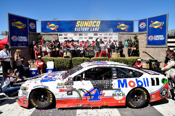 Monster Energy NASCAR Cup Series
Toyota/Save Mart 350
Sonoma Raceway, Sonoma, CA USA
Sunday 25 June 2017
Kevin Harvick, Stewart-Haas Racing, Mobil 1 Ford Fusion wins Sonoma.
World Copyright: Rusty Jarrett
LAT Images Monster Energy NASCAR Cup Series
Toyota/Save Mart 350
Sonoma Raceway, Sonoma, CA USA
Sunday 25 June 2017
Kevin Harvick, Stewart-Haas Racing, Mobil 1 Ford Fusion wins Sonoma.
World Copyright: Rusty Jarrett
LAT Images