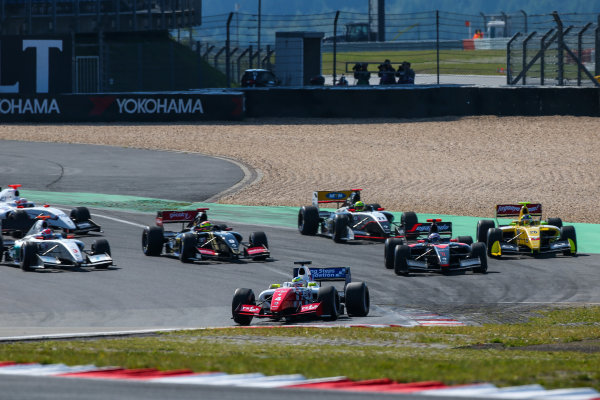 NURBURG (GER) Sept 11-13 2015 - World series by Renault 2015, round 7 at the Nurburgring. Start of Race 1, Oliver Rowland #4 Fortec. Action. © 2015 Diederik van der Laan / Dutch Photo Agency / LAT Photographic. © 2015 Diederik van der Laan / Dutch Photo Agency / LAT Photographic NURBURG (GER) Sept 11-13 2015 - World series by Renault 2015, round 7 at the Nurburgring. Start of Race 1, Oliver Rowland #4 Fortec. Action. © 2015 Diederik van der Laan / Dutch Photo Agency / LAT Photographic. © 2015 Diederik van der Laan / Dutch Photo Agency / LAT Photographic
