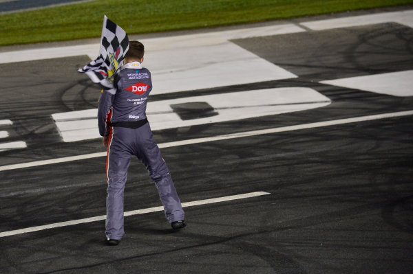 Monster Energy NASCAR Cup Series
Coca-Cola 600
Charlotte Motor Speedway, Concord, NC USA
Monday 29 May 2017
Austin Dillon, Richard Childress Racing, Dow Salutes Veterans Chevrolet SS, Celebrates after winning the Coke 600.
World Copyright: David Yeazell
LAT Images
ref: Digital Image 17CLT2jh_04528