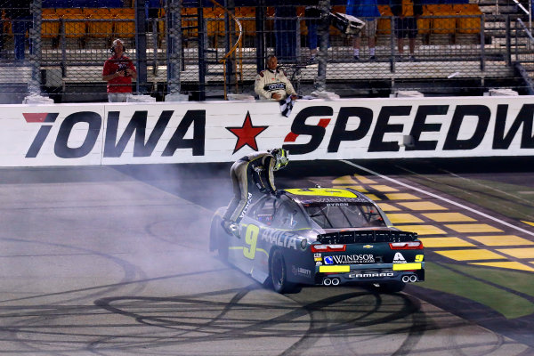 NASCAR XFINITY Series
American Ethanol E15 250 presented by Enogen
Iowa Speedway, Newton, IA USA
Saturday 24 June 2017
William Byron, AXALTA / WINDSOR Window & Doors Chevrolet Camaro celebrates his win 
World Copyright: Russell LaBounty
LAT Images