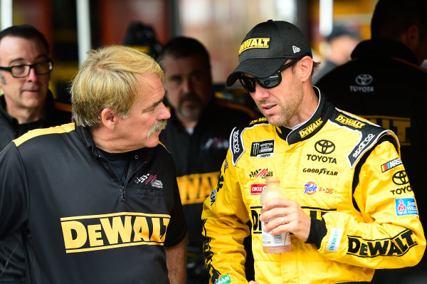 Monster Energy NASCAR Cup Series
Bass Pro Shops NRA Night Race
Bristol Motor Speedway, Bristol, TN USA
Friday 18 August 2017
Matt Kenseth, Joe Gibbs Racing, DEWALT Flexvolt Toyota Camry, Bill Byrne.
World Copyright: John K Harrelson
LAT Images