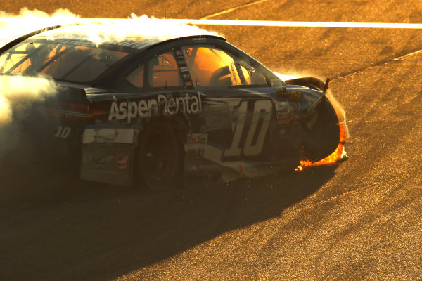 Monster Energy NASCAR Cup Series
Ford EcoBoost 400
Homestead-Miami Speedway, Homestead, FL USA
Sunday 19 November 2017
Danica Patrick, Stewart-Haas Racing, Aspen Dental Ford Fusion crash fire
World Copyright: Michael L. Levitt
LAT Images