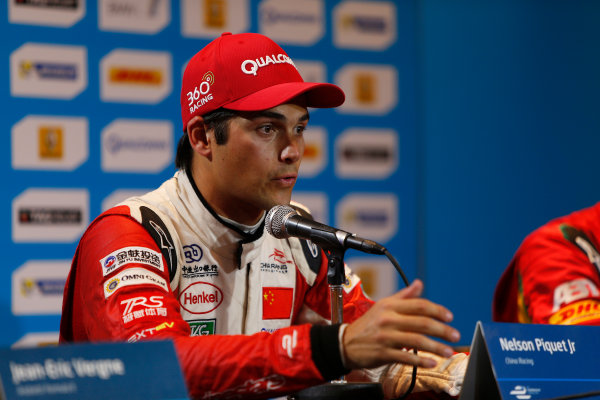 2014/2015 FIA Formula E Championship.
Long Beach ePrix, Long Beach, California, United States of America.
Sunday 5 April 2015
Press Conference. Nelson Piquet Jr (BRA)/China Racing - Spark-Renault SRT_01E, first.
Photo: Zak Mauger/LAT/Formula E
ref: Digital Image _L0U8844
2014/2015 FIA Formula E Championship.
Long Beach ePrix, Long Beach, California, United States of America.
Sunday 5 April 2015
Press Conference. Nelson Piquet Jr (BRA)/China Racing - Spark-Renault SRT_01E, first.
Photo: Zak Mauger/LAT/Formula E
ref: Digital Image _L0U8844