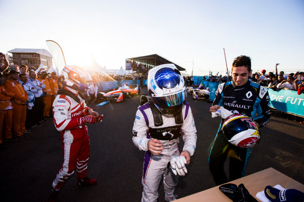 2016/2017 FIA Formula E Championship.
Marrakesh ePrix, Circuit International Automobile Moulay El Hassan, Marrakesh, Morocco.
Felix Rosenqvist (SWE), Mahindra Racing, Spark-Mahindra, Mahindra M3ELECTRO, Sam Bird (GBR), DS Virgin Racing, Spark-Citroen, Virgin DSV-02. & Sebastien Buemi (SUI), Renault e.Dams, Spark-Renault, Renault Z.E 16. 
Saturday 12 November 2016.
Photo: Sam Bloxham/LAT/Formula E
ref: Digital Image _SLA8374