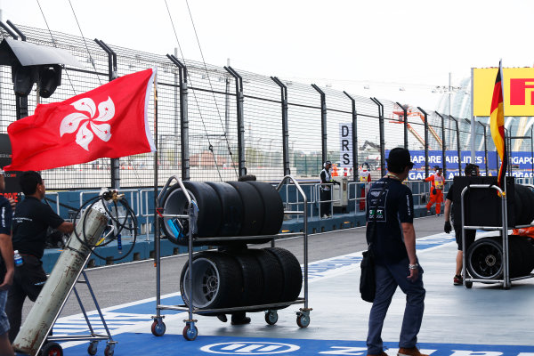 2015 TCR International Series Round 9.
Marina Bay Circuit, Singapore.
Sunday 20 September 2015.
Tyres.
World Copyright: Sam Bloxham/LAT Photographic.
ref: Digital Image _SBL8804