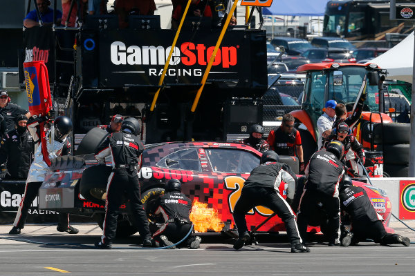 2017 NASCAR Xfinity Series
My Bariatric Solutions 300
Texas Motor Speedway, Fort Worth, TX USA
Saturday 8 April 2017
Erik Jones, Game Stop/ GAEMS Toyota Camry pit stop
World Copyright: Russell LaBounty/LAT Images
ref: Digital Image 17TEX1rl_3804