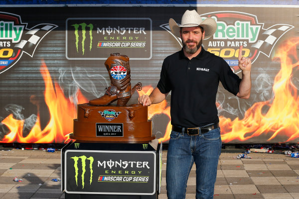 2017 Monster Energy NASCAR Cup Series
O'Reilly Auto Parts 500
Texas Motor Speedway, Fort Worth, TX USA
Sunday 9 April 2017
Jimmie Johnson celebrates in victory lane
World Copyright: Russell LaBounty/LAT Images
ref: Digital Image 17TEX1rl_5519 2017 Monster Energy NASCAR Cup Series
O'Reilly Auto Parts 500
Texas Motor Speedway, Fort Worth, TX USA
Sunday 9 April 2017
Jimmie Johnson celebrates in victory lane
World Copyright: Russell LaBounty/LAT Images
ref: Digital Image 17TEX1rl_5519