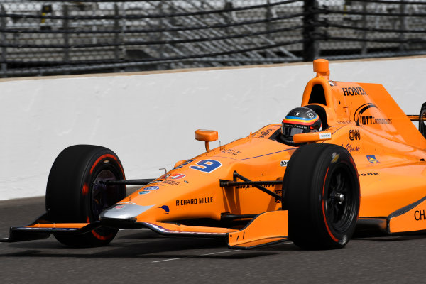 Verizon IndyCar Series
Fernando Alonso Test for Indianapolis 500
Indianapolis Motor Speedway, Indianapolis, IN USA
Wednesday 3 May 2017
Fernando Alonso turns his first career laps on an oval in preparation for his Indianapolis 500 debut.
World Copyright: Walt Kuhn
LAT Images Verizon IndyCar Series
Fernando Alonso Test for Indianapolis 500
Indianapolis Motor Speedway, Indianapolis, IN USA
Wednesday 3 May 2017
Fernando Alonso turns his first career laps on an oval in preparation for his Indianapolis 500 debut.
World Copyright: Walt Kuhn
LAT Images