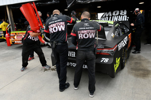 Monster Energy NASCAR Cup Series
First Data 500
Martinsville Speedway, Martinsville VA USA
Saturday 28 October 2017
Denny Hamlin, Joe Gibbs Racing, FedEx Walgreens Toyota Camry crew
World Copyright: Scott R LePage
LAT Images
ref: Digital Image lepage-171028-mart-2752 Monster Energy NASCAR Cup Series
First Data 500
Martinsville Speedway, Martinsville VA USA
Saturday 28 October 2017
Denny Hamlin, Joe Gibbs Racing, FedEx Walgreens Toyota Camry crew
World Copyright: Scott R LePage
LAT Images
ref: Digital Image lepage-171028-mart-2752