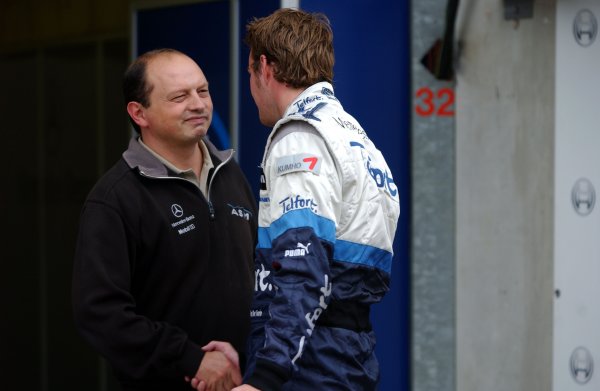 2006 F3 Euro Series.
Round 17 & 18, Le Mans Bugatti Circuit. 13th - 15th October 2006.
Giedo van der Garde (NED), ASM Formula 3, Dallara F305 Mercedes being gratulated by his team and management for his pole position of the first race here in Le Mans.
World Copyright: Pieters/xpb
cc/LAT
ref: Digital Image Only 2006 F3 Euro Series.
Round 17 & 18, Le Mans Bugatti Circuit. 13th - 15th October 2006.
Giedo van der Garde (NED), ASM Formula 3, Dallara F305 Mercedes being gratulated by his team and management for his pole position of the first race here in Le Mans.
World Copyright: Pieters/xpb
cc/LAT
ref: Digital Image Only