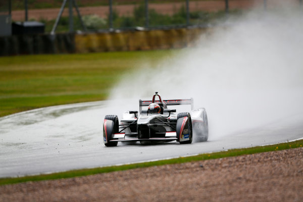 FIA Formula E Championship 2015/16.
Pre-season Testing Session One.
Jerome D'Ambrosio (FRA) Dragon Racing - Venturi VM200-FE-01
Donnington Park Racecourse, Derby, England.
Monday 10 August 2015
Photo: Adam Warner/LAT/Autocar
ref: Digital Image _L5R8281
FIA Formula E Championship 2015/16.
Pre-season Testing Session One.
Jerome D'Ambrosio (FRA) Dragon Racing - Venturi VM200-FE-01
Donnington Park Racecourse, Derby, England.
Monday 10 August 2015
Photo: Adam Warner/LAT/Autocar
ref: Digital Image _L5R8281