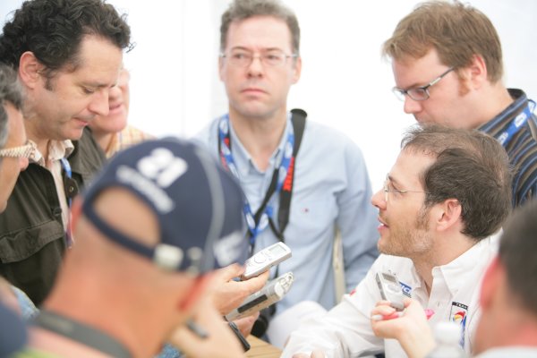 2007 Le Mans Test Day
2nd and 3rd June 2007.
Le Mans, France.
Sunday Test Day
Jacques Villeneuve (CAN) (no 7 Peugeot 908 Hdi FAP) talks to the press, portrait.
World Copyright: Glenn Dunbar/LAT Photographic. 
ref: Digital Image YY8P4947