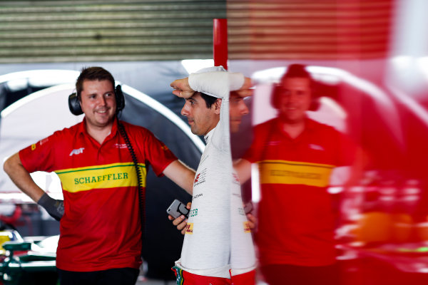 FIA Formula E Second Pre-Season Testing Event.
Lucas di Grassi, ABT Schaeffler Audi Sport, Spark-Abt Sportline.
Donington Park Racecourse,
Derby, United Kingdom.
Wednesday 7 September 2016.
Photo: Adam Warner / LAT
ref: Digital Image _L5R3310
FIA Formula E Second Pre-Season Testing Event.
Lucas di Grassi, ABT Schaeffler Audi Sport, Spark-Abt Sportline.
Donington Park Racecourse,
Derby, United Kingdom.
Wednesday 7 September 2016.
Photo: Adam Warner / LAT
ref: Digital Image _L5R3310